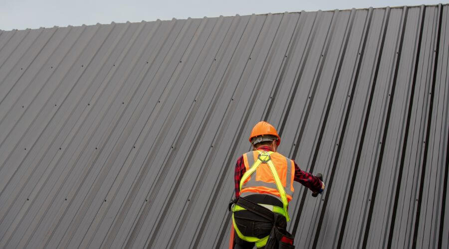 Roofer in Hudson, WY